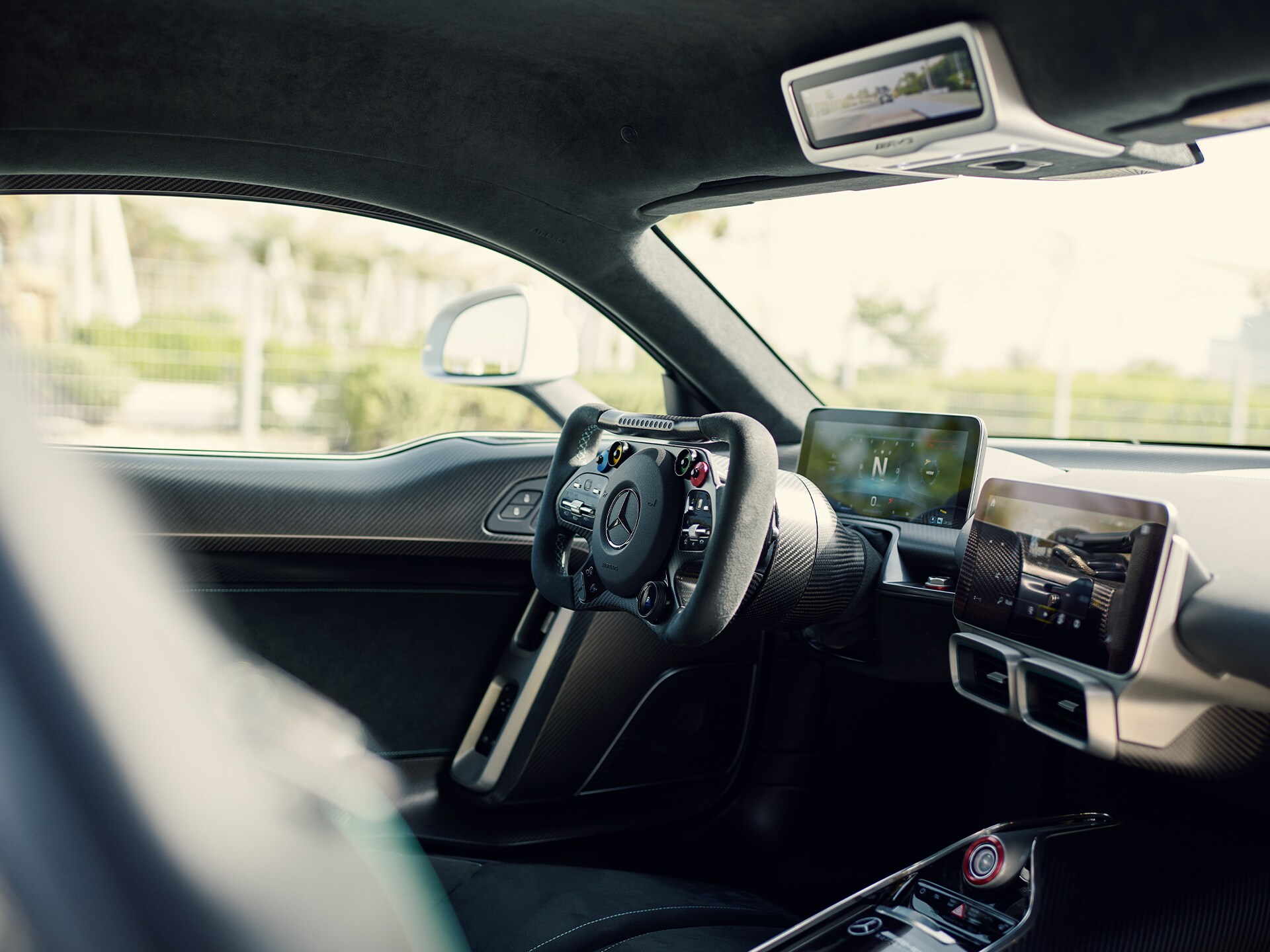 Gli interni della Mercedes-AMG ONE.