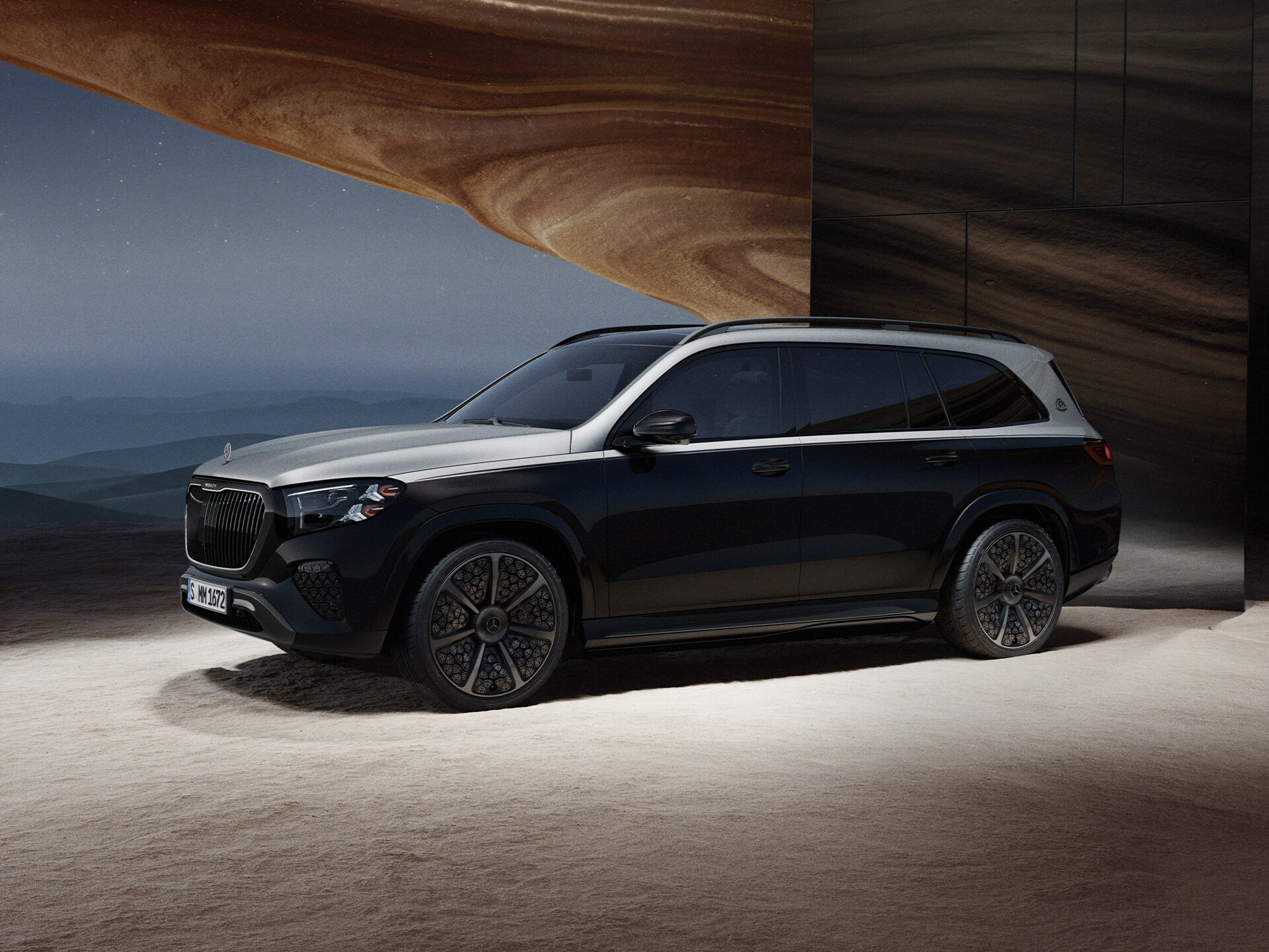 Mercedes-Maybach GLS Night Series da una prospettiva frontale.
