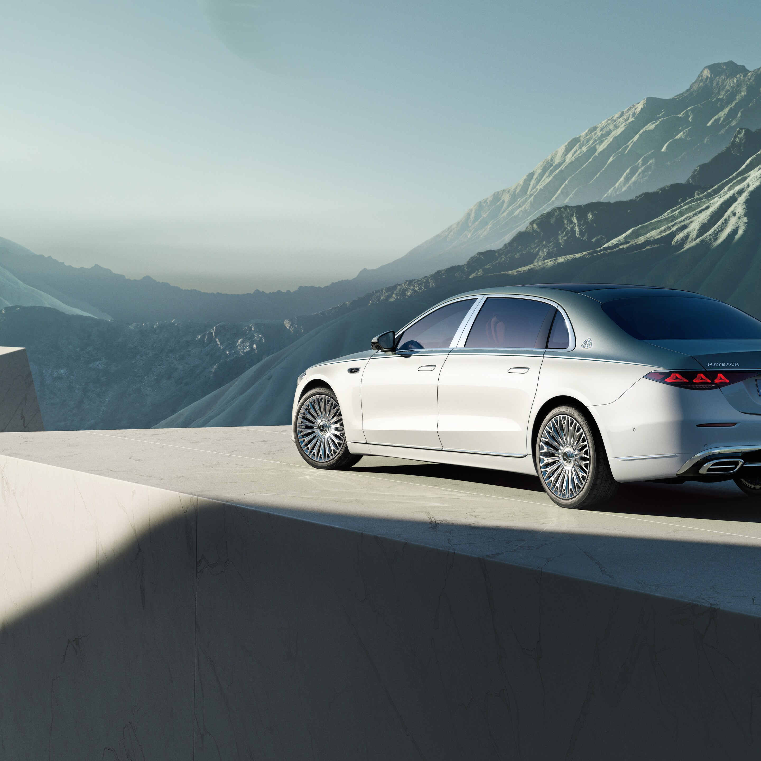 Vista laterale della Mercedes-Maybach Classe S.