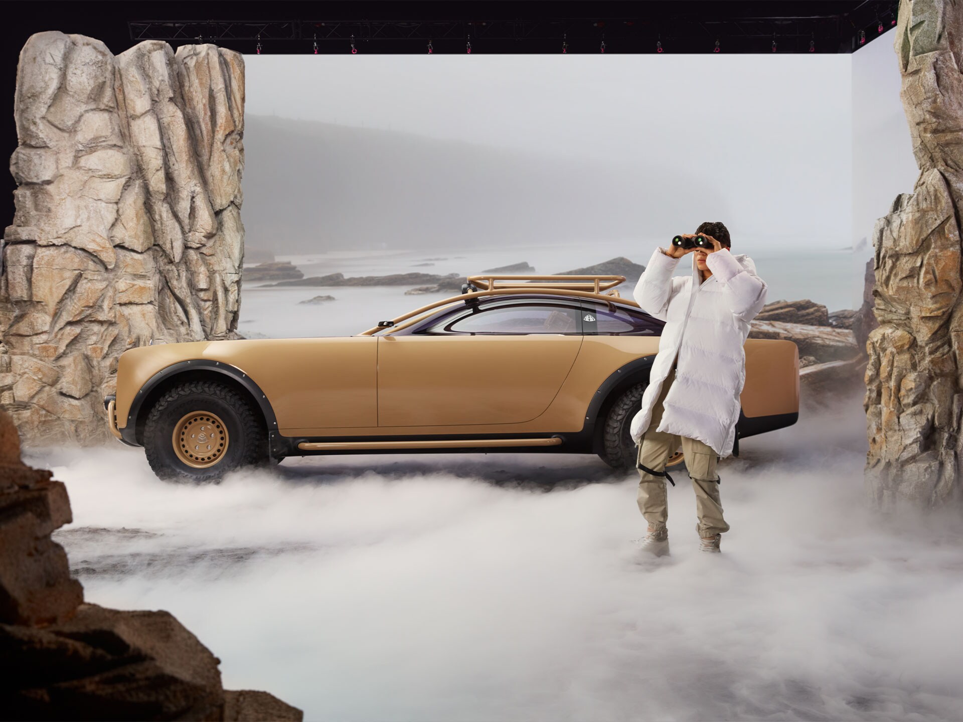 Mercedes-Maybach Classe S Virgil Abloh da una prospettiva posteriore di tre quarti.