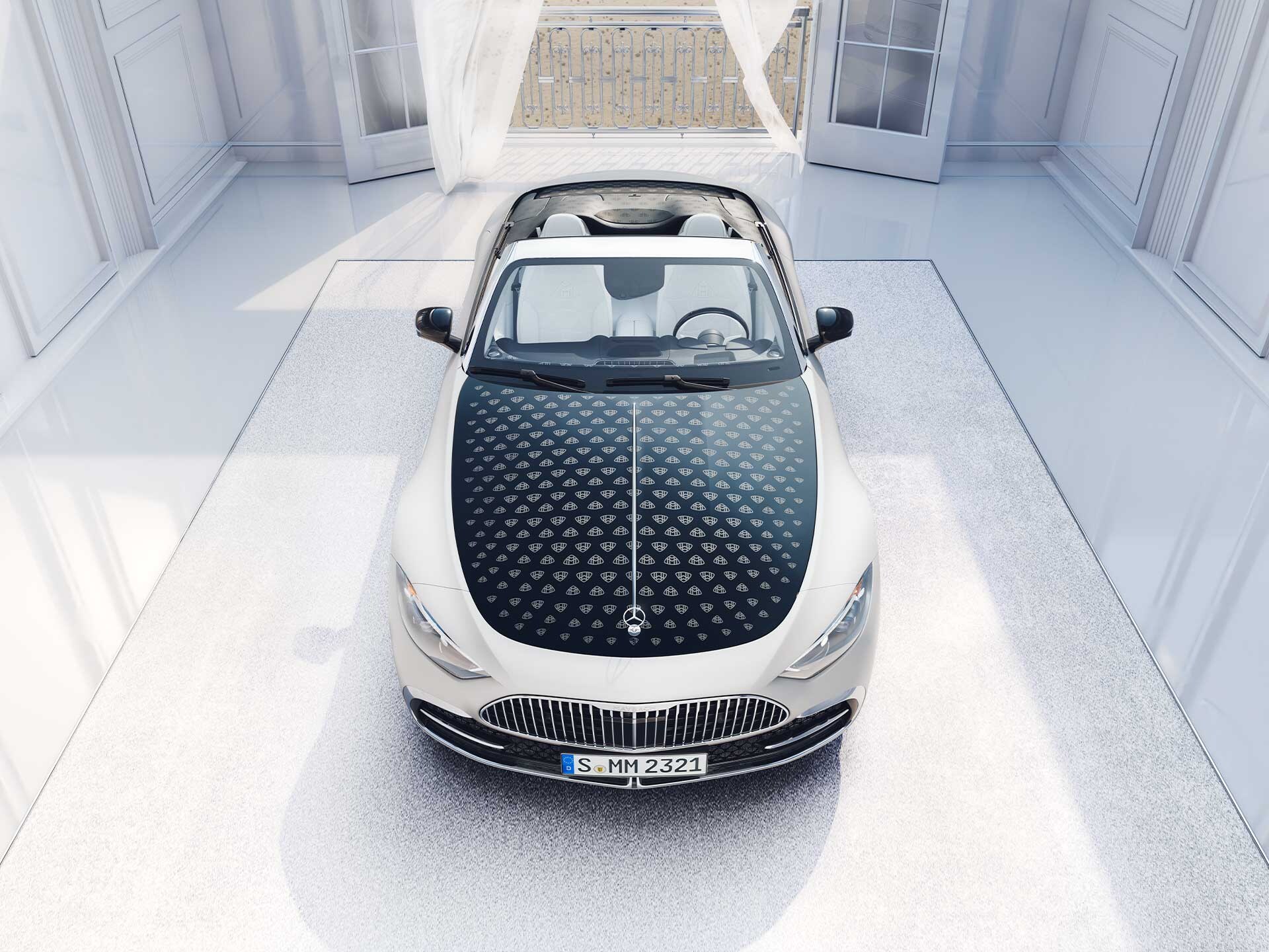 Vista dall'alto della Mercedes-Maybach SL 680.