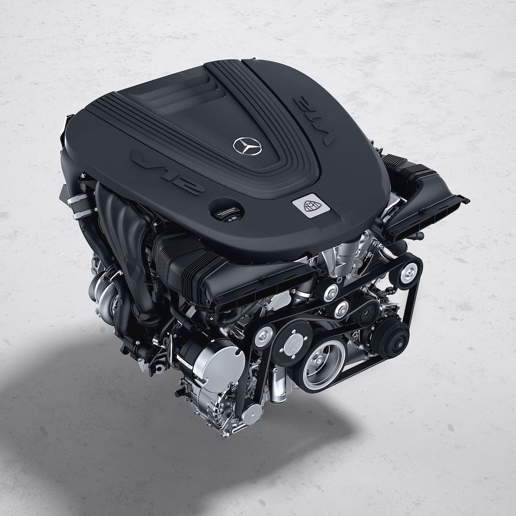 Una targhetta V12 sul parafango anteriore per Mercedes-Maybach S 680.