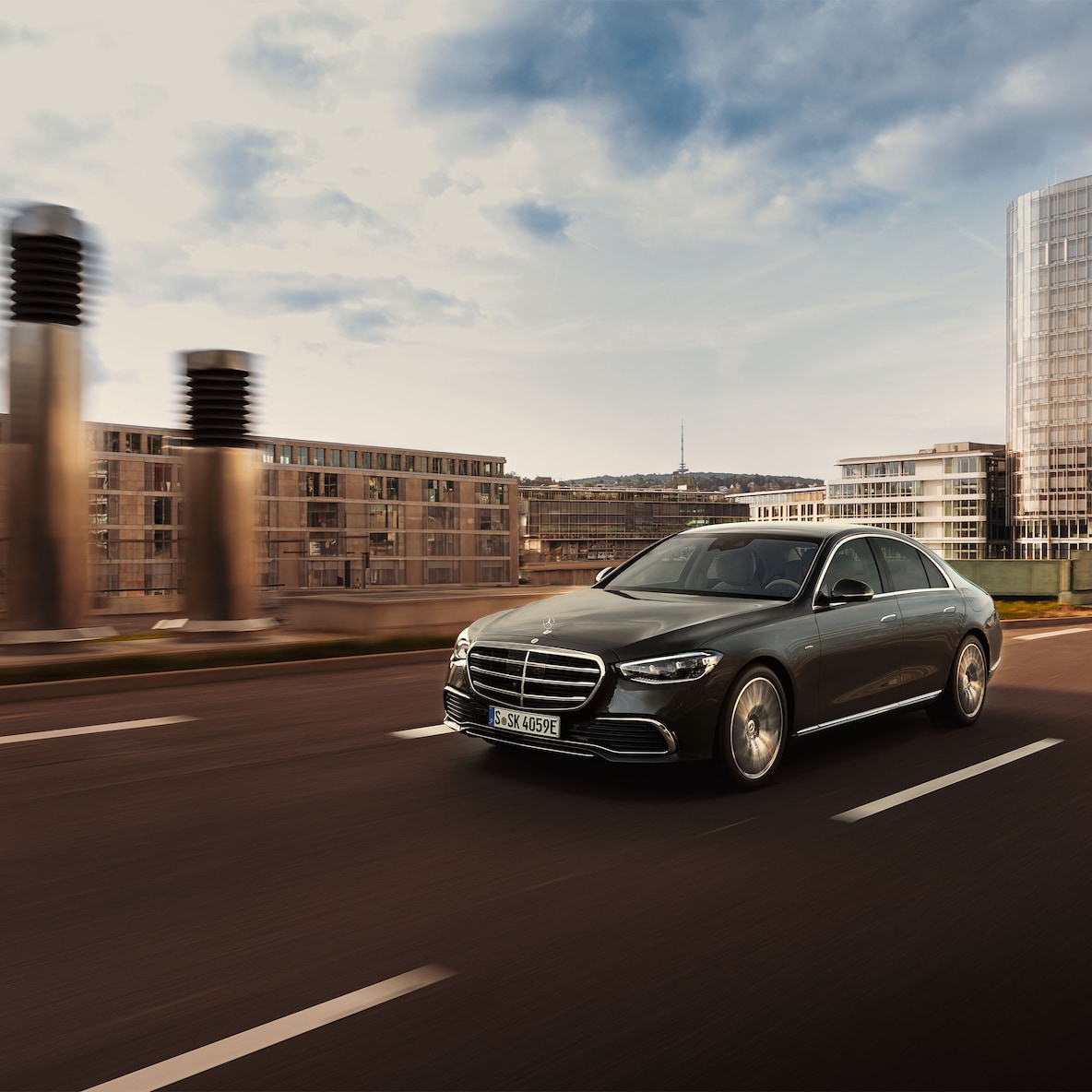 Vista laterale della Mercedes-Benz Classe S.