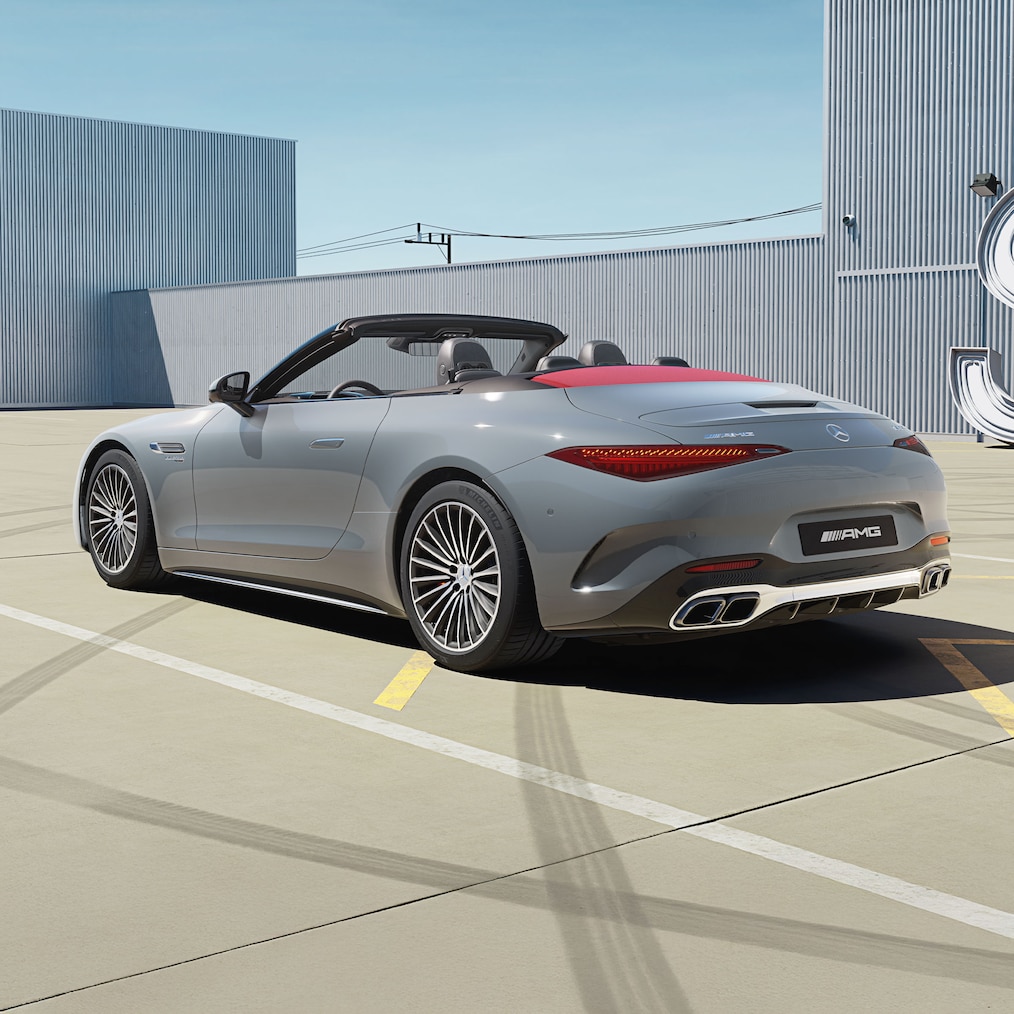 Gli esterni della Mercedes-AMG SL Roadster da una prospettiva laterale.