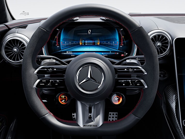 Il volante AMG Performance in pelle nappa / microfibra MICROCUT della Mercedes-AMG SL 63 S E PERFORMANCE.
