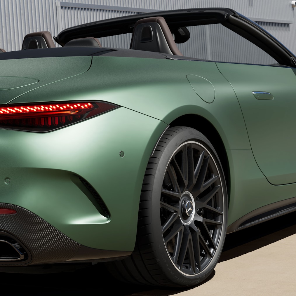 L'offerta di soluzioni MANUFAKTUR per la SL Roadster di Mercedes-AMG.