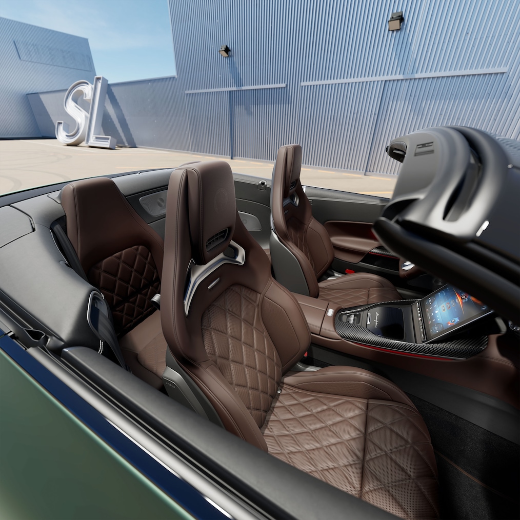 Interni della Mercedes-AMG SL 63 S E PERFORMANCE.