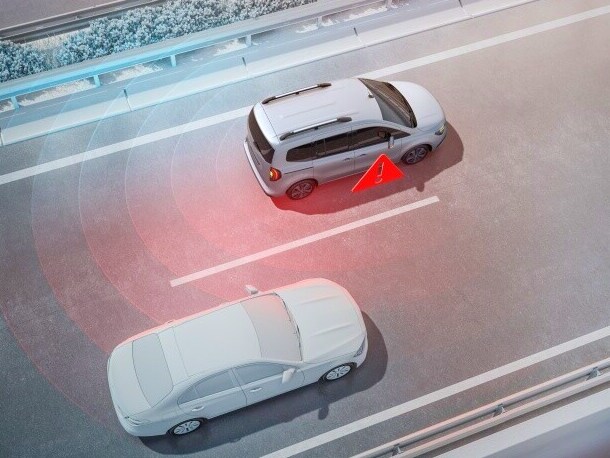 Blind Spot Assist a bordo di Mercedes-Benz Classe T.