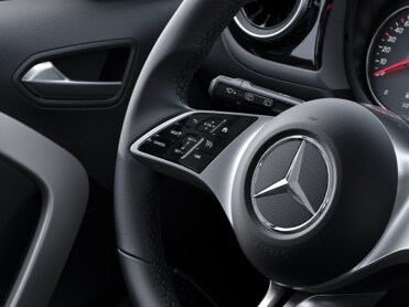 TEMPOMAT sul volante di Mercedes-Benz Classe T.