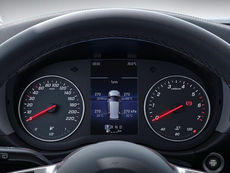 Segnalazione di riduzione della pressione pneumatici anteriori e posteriori di Mercedes-Benz Classe T.