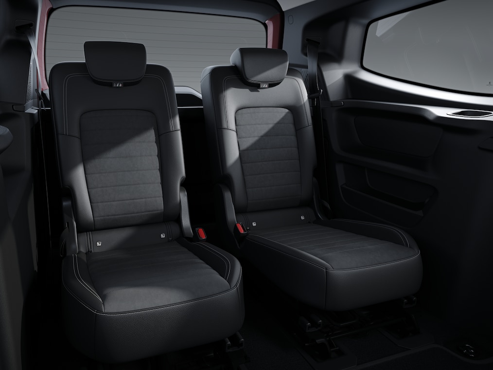 L'immagine evidenzia i sedili posteriori singoli neri nella 3ª fila di sedili della Mercedes-Benz EQT.