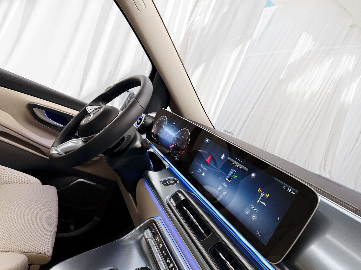 L'MBUX (Mercedes-Benz User Experience) è un sistema multimediale intelligente e integrabile.
