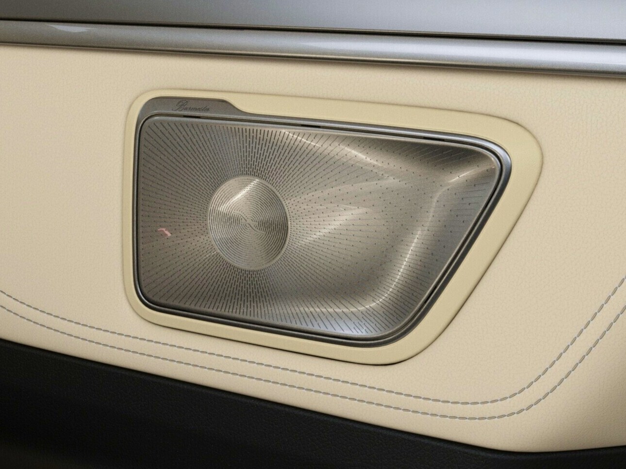 Il Surround Sound System Burmester® della Mercedes-Benz Classe V.