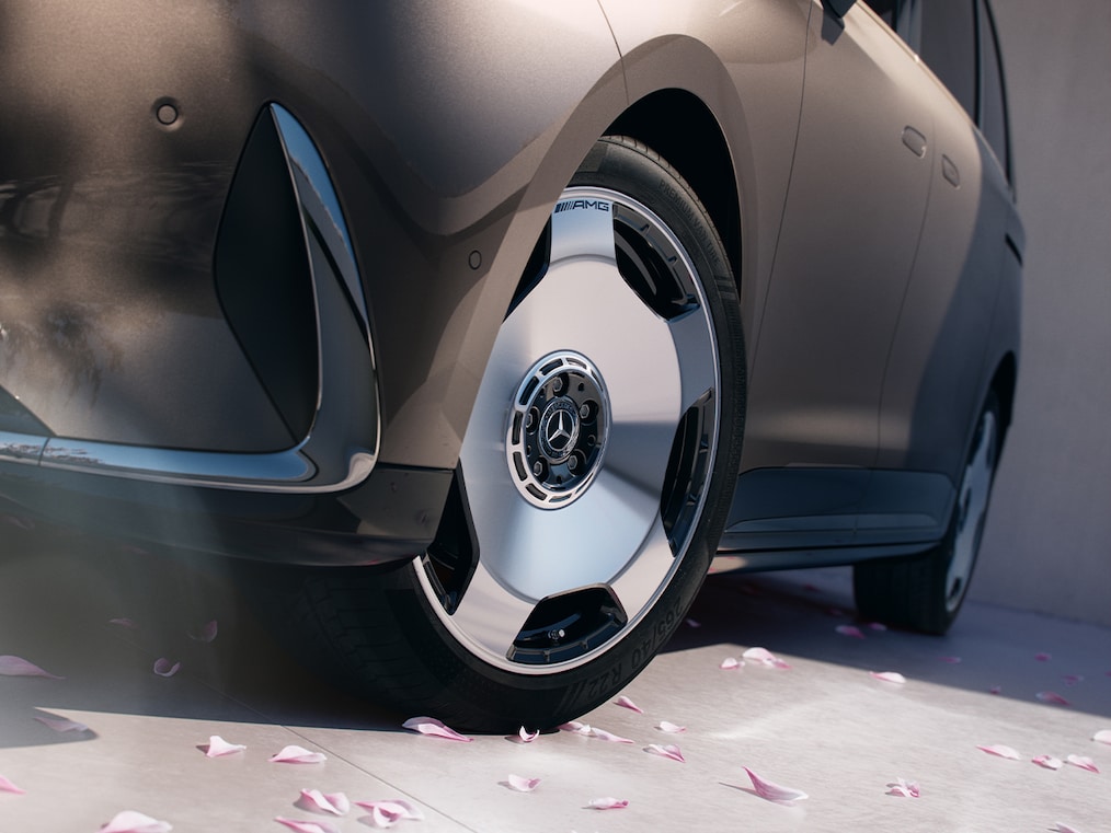 Agilità e comfort di una berlina premium