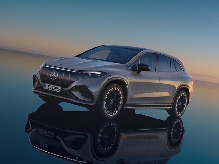 Nell'immagine, la nuova EQS SUV di Mercedes-Benz.