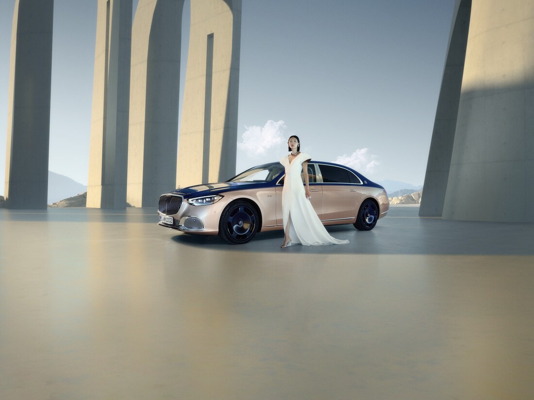 Mercedes-Maybach Classe S Haute Voiture in una tonalità rosé scintillante