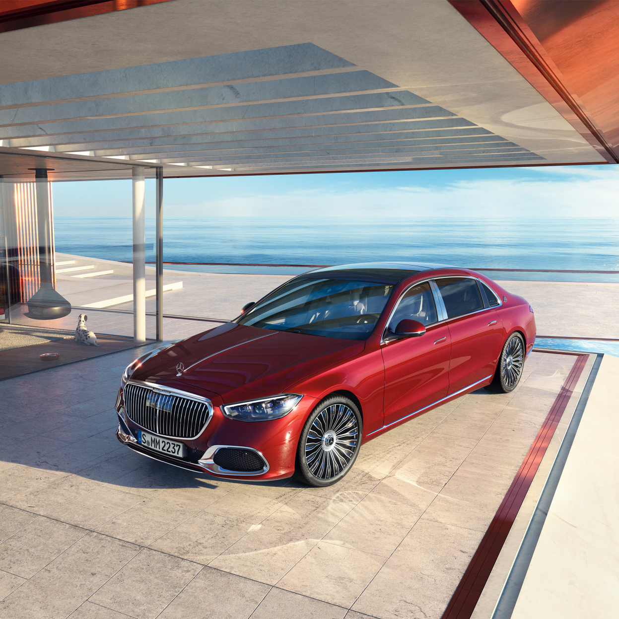 Hood with the central chrome trim strip in the Mercedes-Maybach S-Class