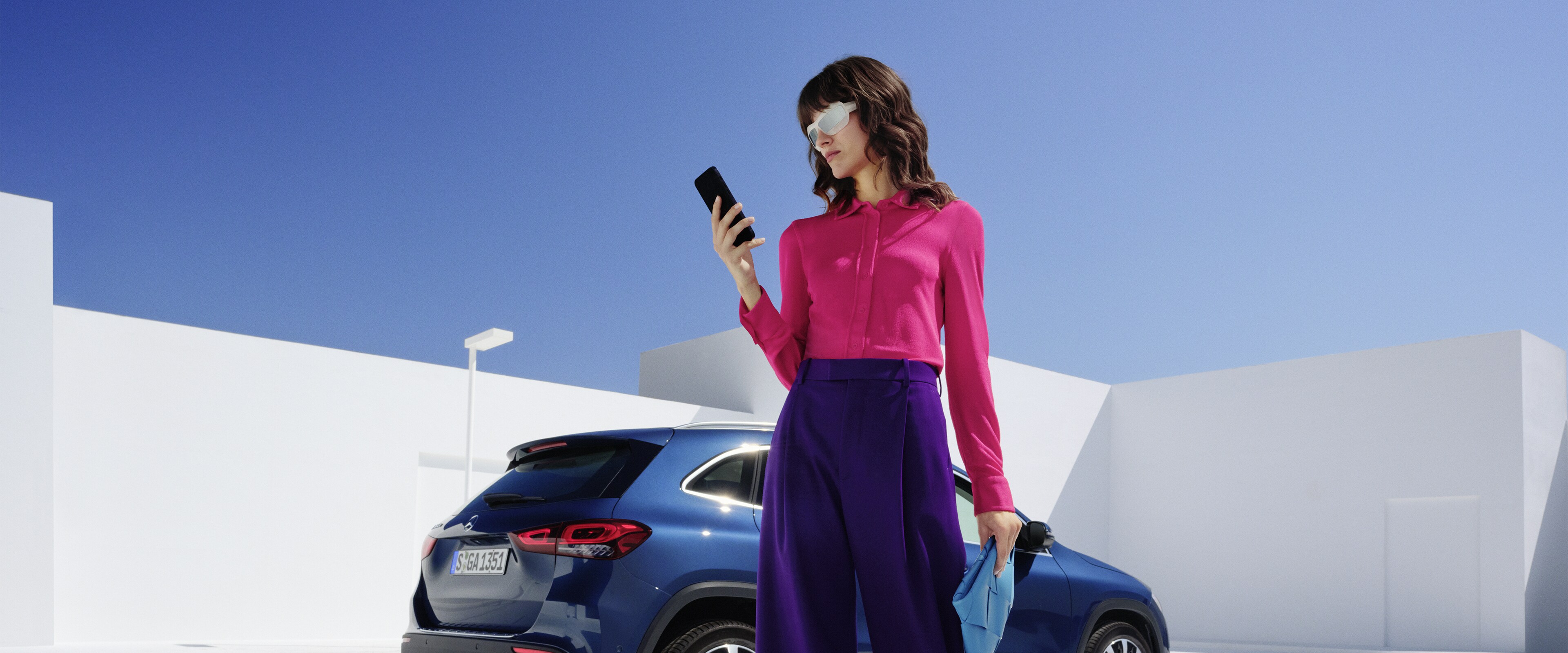 Nel sistema multimediale MBUX di una Mercedes-Benz vengono selezionati i Digital extras.