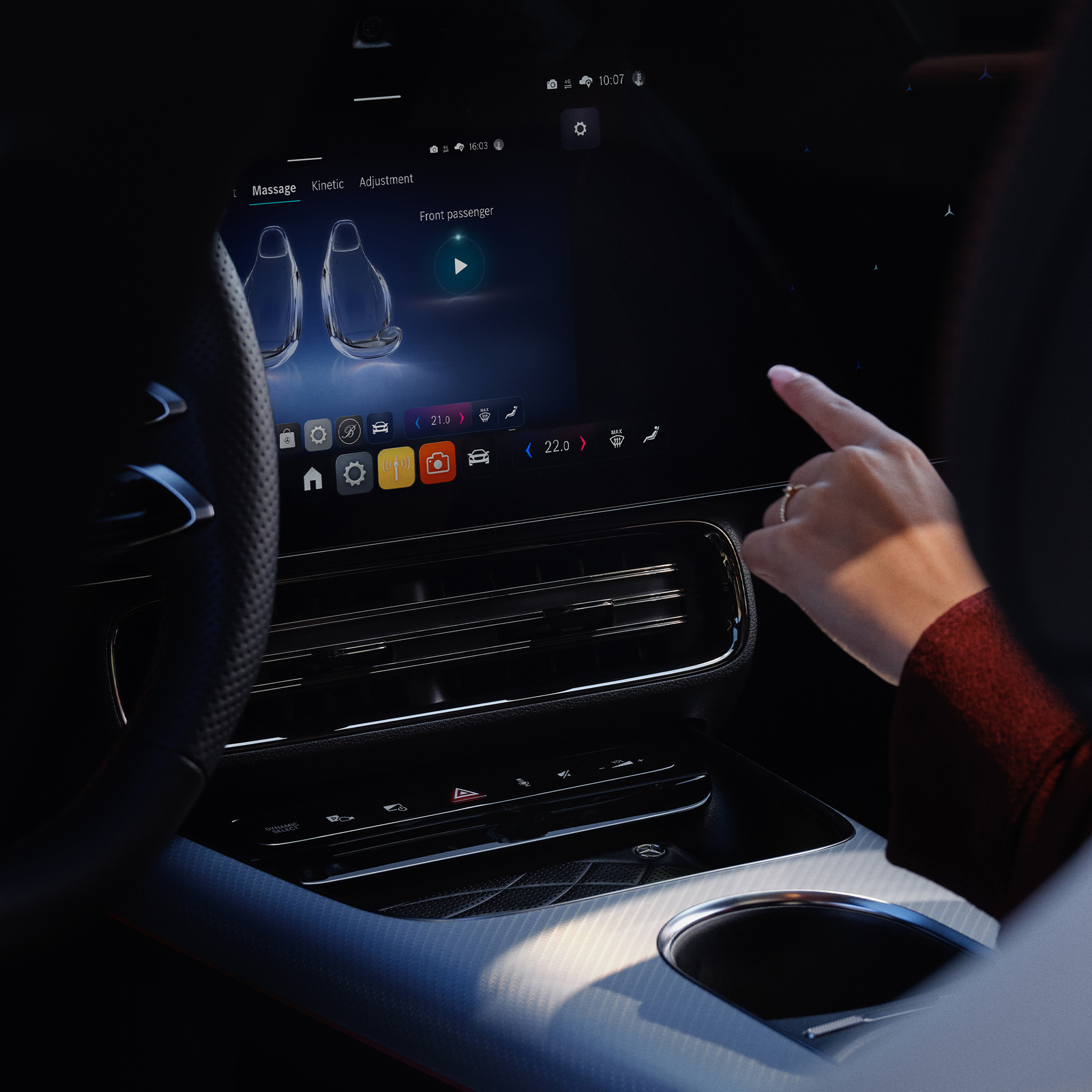 Personalizzazione | Sistema multimediale MBUX | Mercedes-Benz Il sistema multimediale MBUX visualizza le opzioni di personalizzazione all'interno di una vettura Mercedes-Benz.