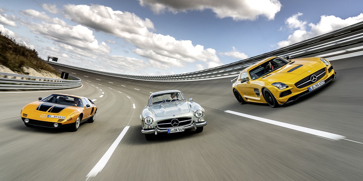 Brand | Mercedes-Benz Tre vetture storiche Mercedes-Benz in pista