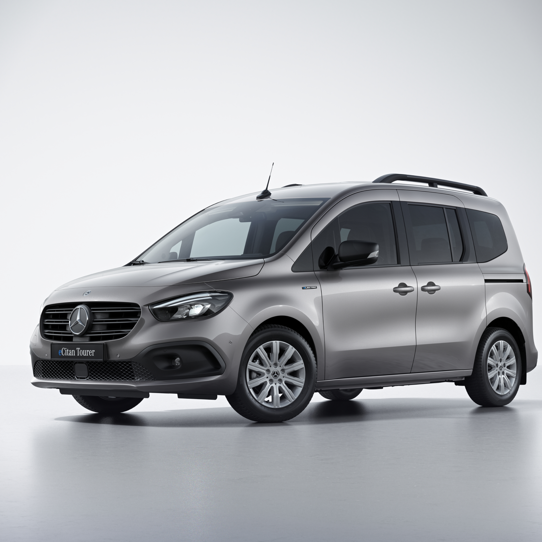 Digital Extras | Citan Tourer | Mercedes-Benz Connettività intelligente grazie ai Digital Extras a bordo di Mercedes-Benz eCitan Tourer.