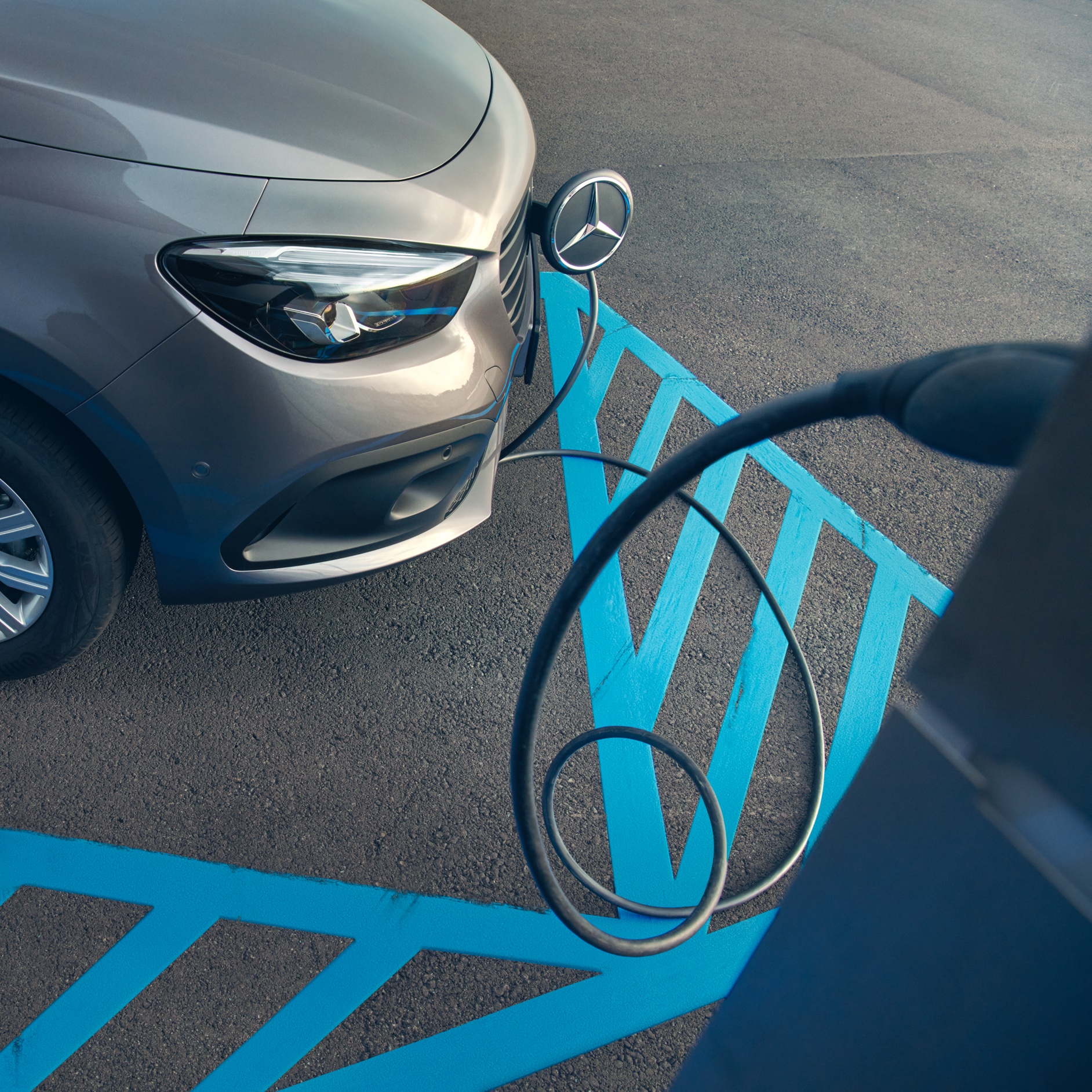 eCitan Tourer | Mercedes-Benz Mercedes-Benz eCitan Tourer in carica.