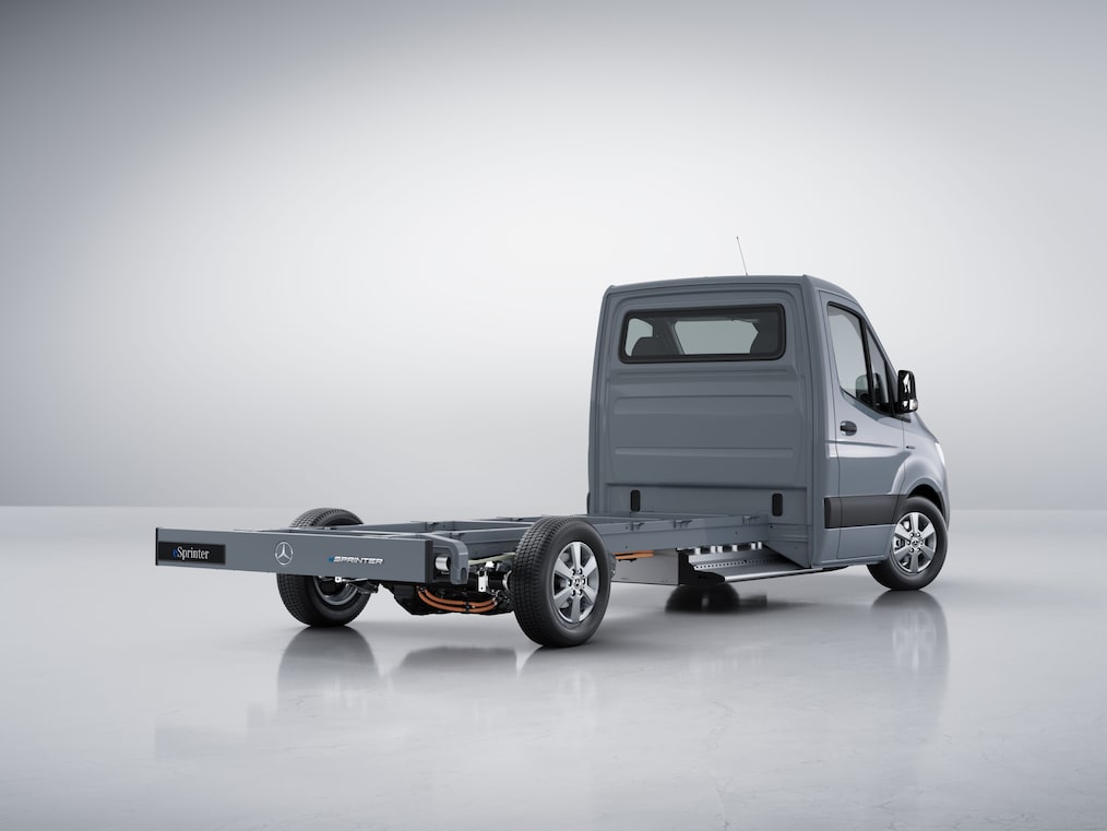 La vista posteriore dell'eSprinter autotelaio Mercedes-Benz.
