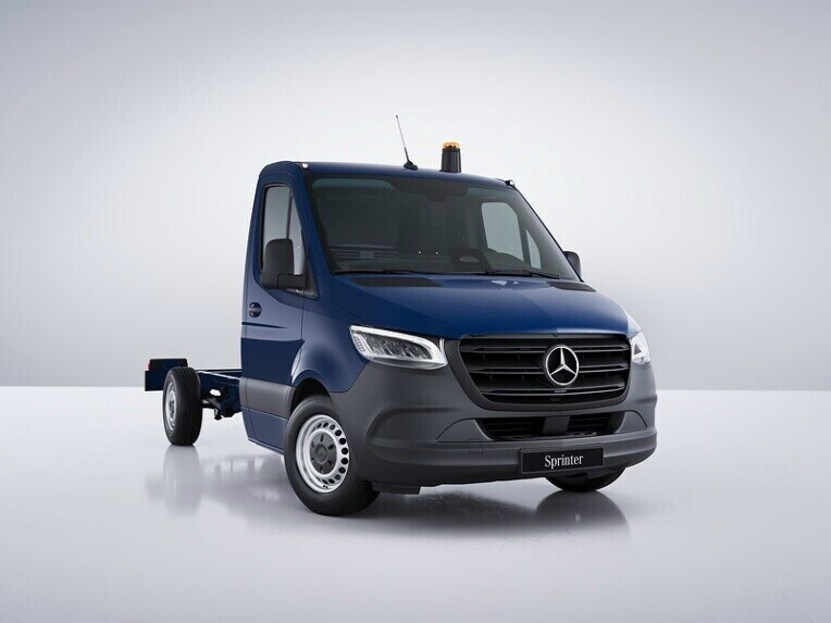 Lo Sprinter Mercedes-Benz Autotelaio nella versione rinforzata per percorsi accidentati.