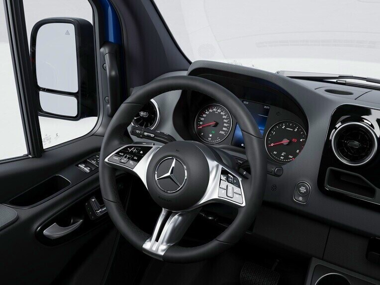 Il volante multifunzione con touch control per il Tempomat del Mercedes-Benz Sprinter Autotelaio.