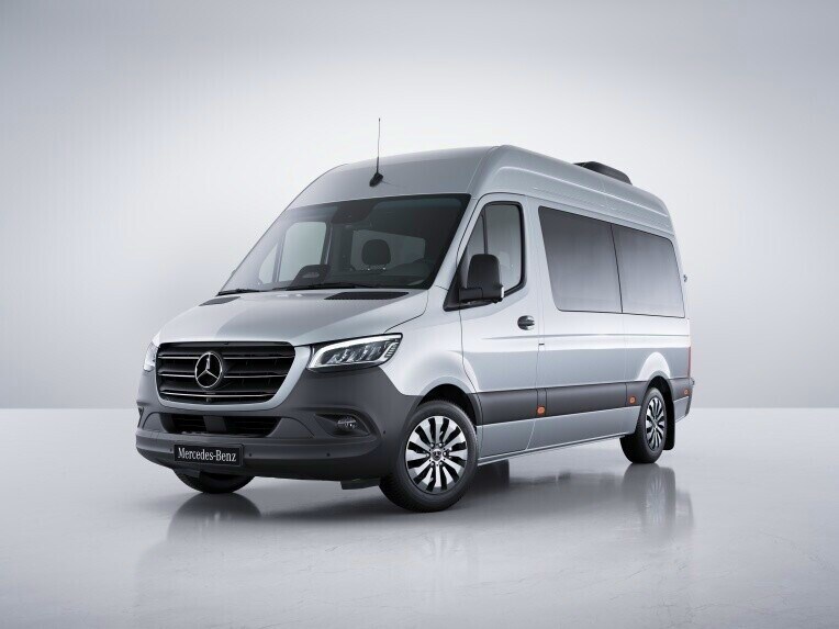 Il Mercedes-Benz Sprinter Tourer con sospensioni pneumatiche comfort.