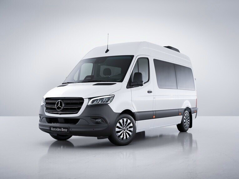 Lo Sprinter Tourer Mercedes-Benz nella versione di allestimento PRO.