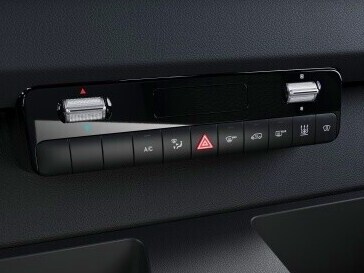 Il pannello di controllo del climatizzatore a regolazione semiautomatica TEMPMATIC del Mercedes-Benz Sprinter Tourer.