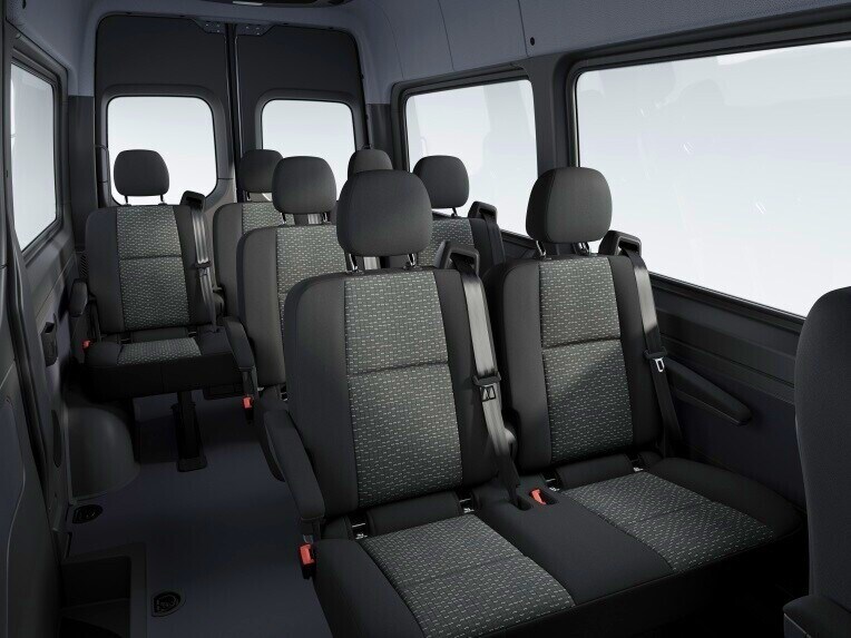 Il vano passeggeri di Mercedes-Benz Sprinter Tourer a sette posti.