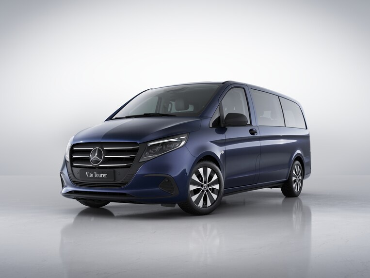 Il Vito Tourer SELECT è un Midsize Van particolarmente confortevole e raffinato per il trasporto di persone.
