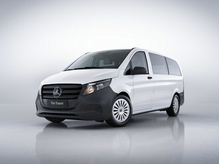 Il Vito Tourer BASE è un Midsize Van robusto e affidabile dal consumo particolarmente contenuto per il trasporto di persone.