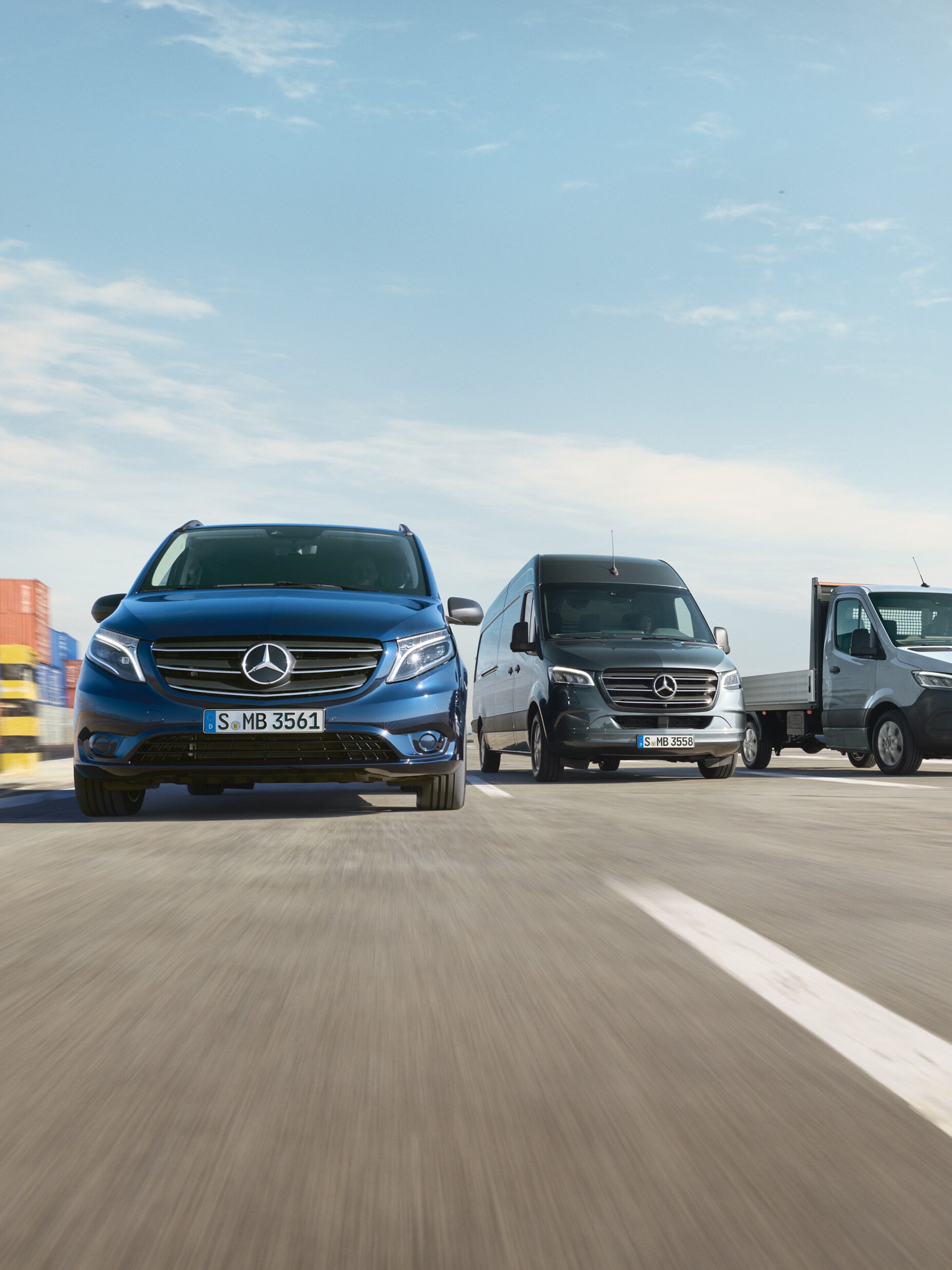 Una serie di veicoli commerciali Mercedes-Benz 