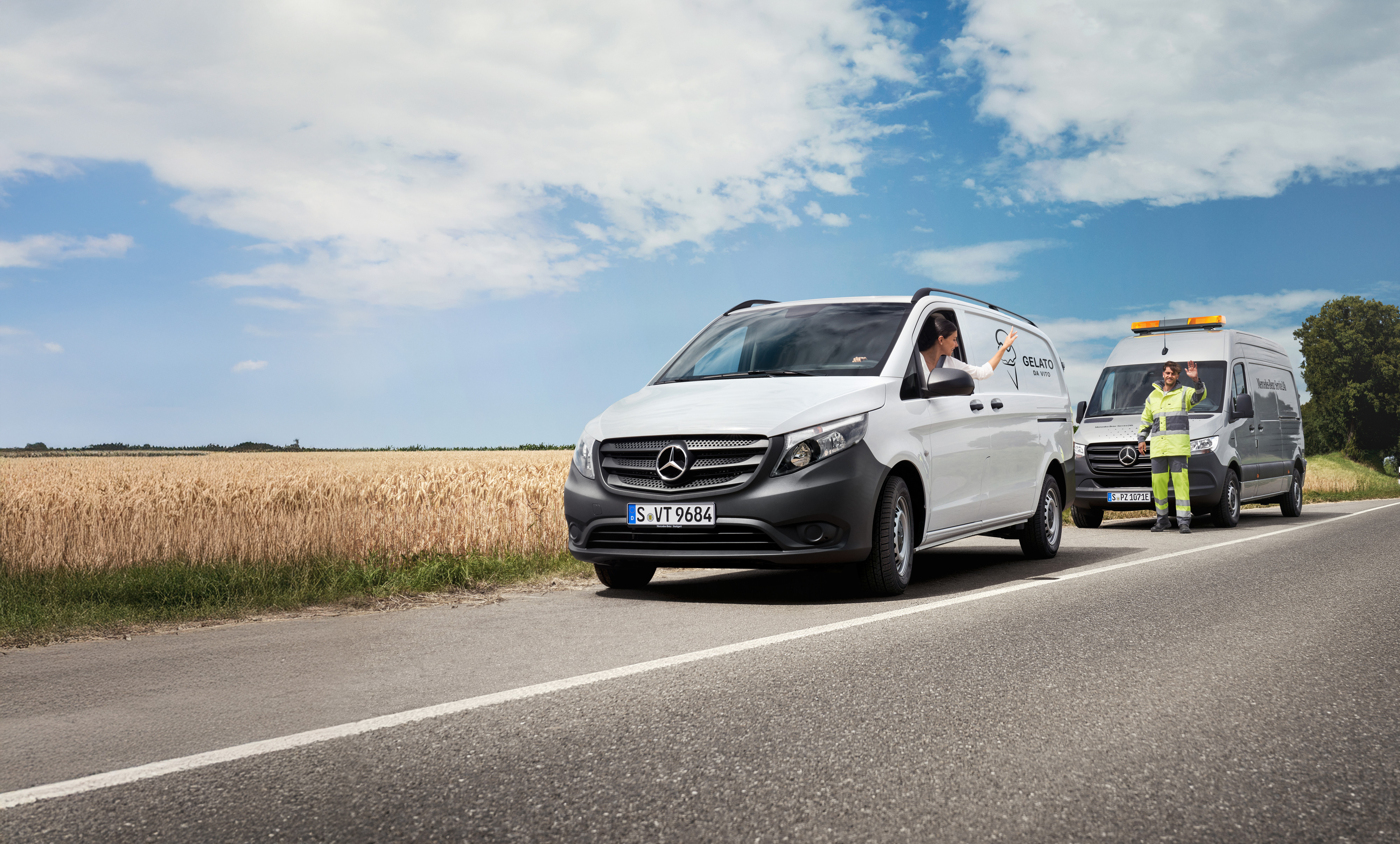Mercedes-Benz | Comfort | MobiloVan Una donna seduta su un Mercedes-Benz Vito bianco