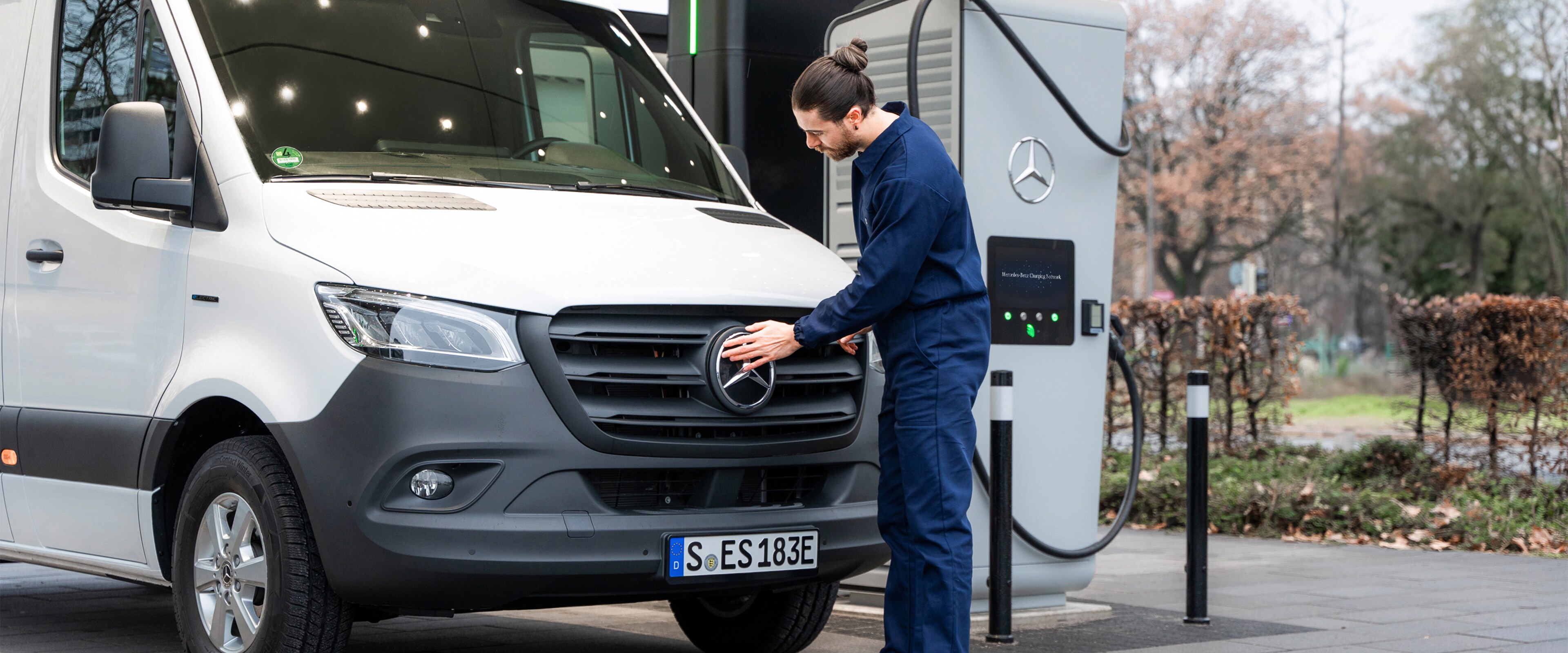 Le soluzioni di ricarica per il tuo veicolo commerciale elettrico Mercedes-Benz.