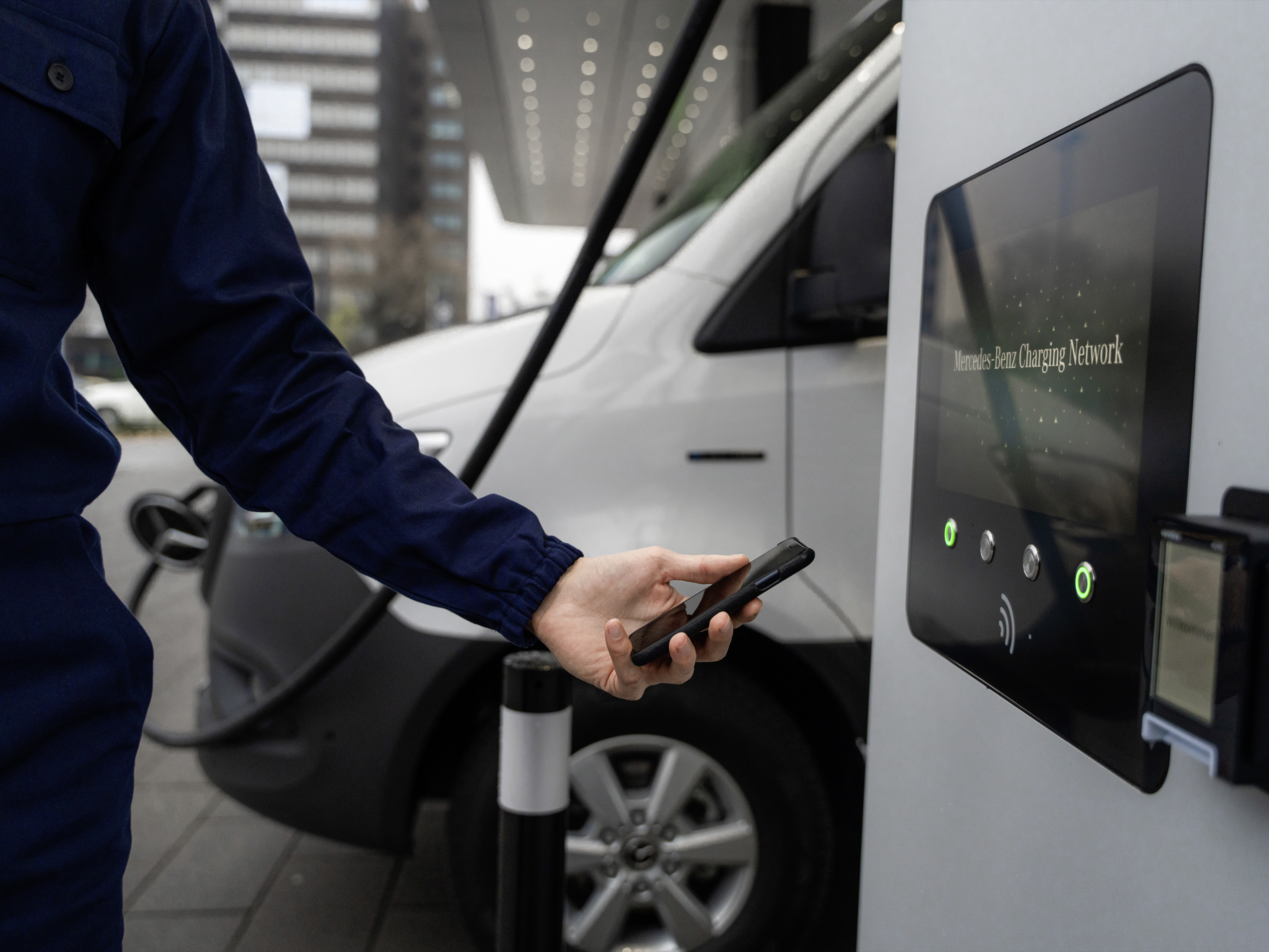 App Mercedes-Benz | Ricarica in viaggio | Veicoli commerciali Mercedes-Benz L'App Mercedes-Benz per i veicoli commerciali Mercedes-Benz.