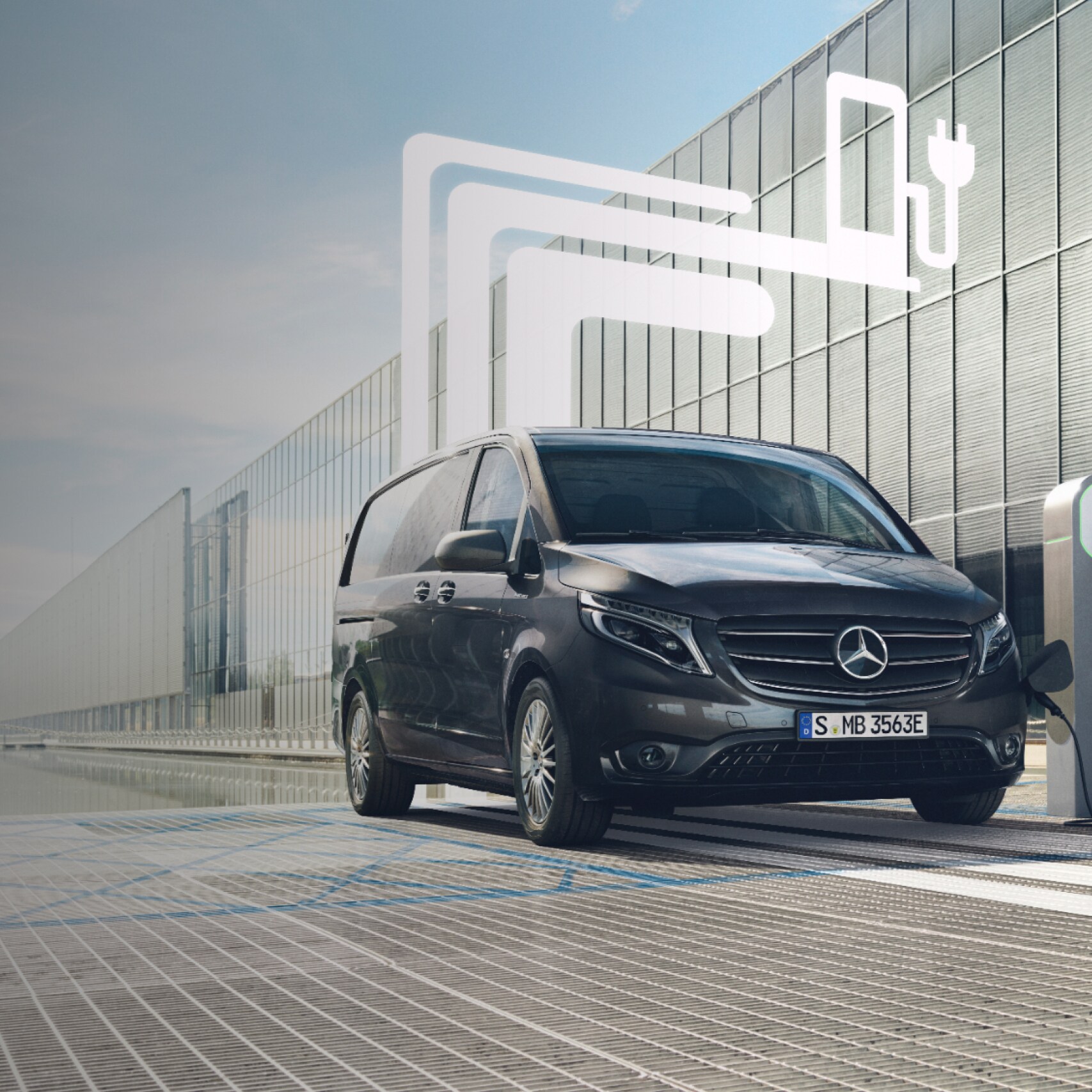 Un veicolo commerciale Mercedes-Benz con elementi grafici che rappresentano i Digital extras.