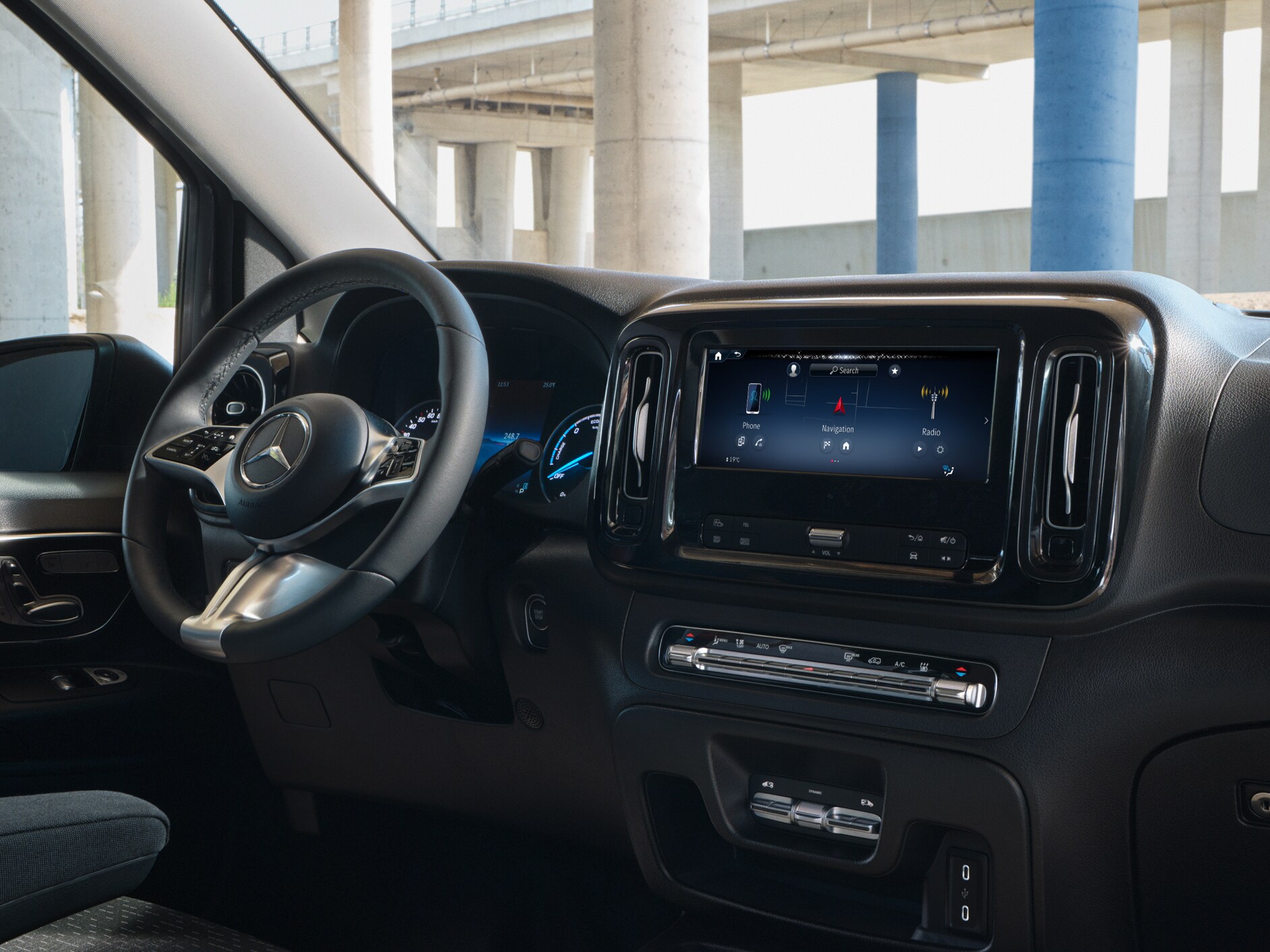 Il Digital Extra Hey Mercedes nel sistema multimediale MBUX di Mercedes-Benz eVito.