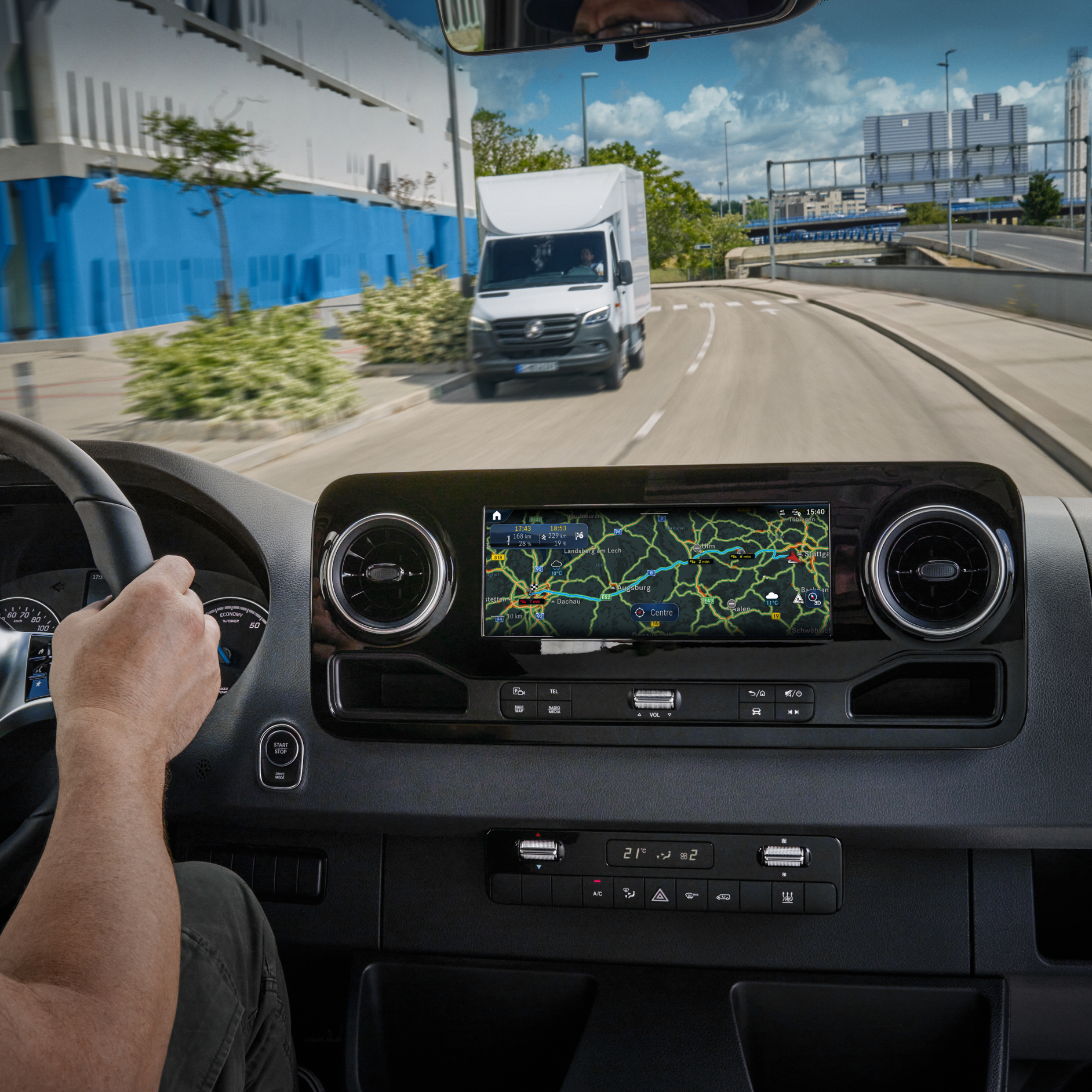 Live Traffic Information | Digital Extras | Mercedes-Benz I Digital Extras Live Traffic Information di Mercedes-Benz nel sistema multimediale MBUX.