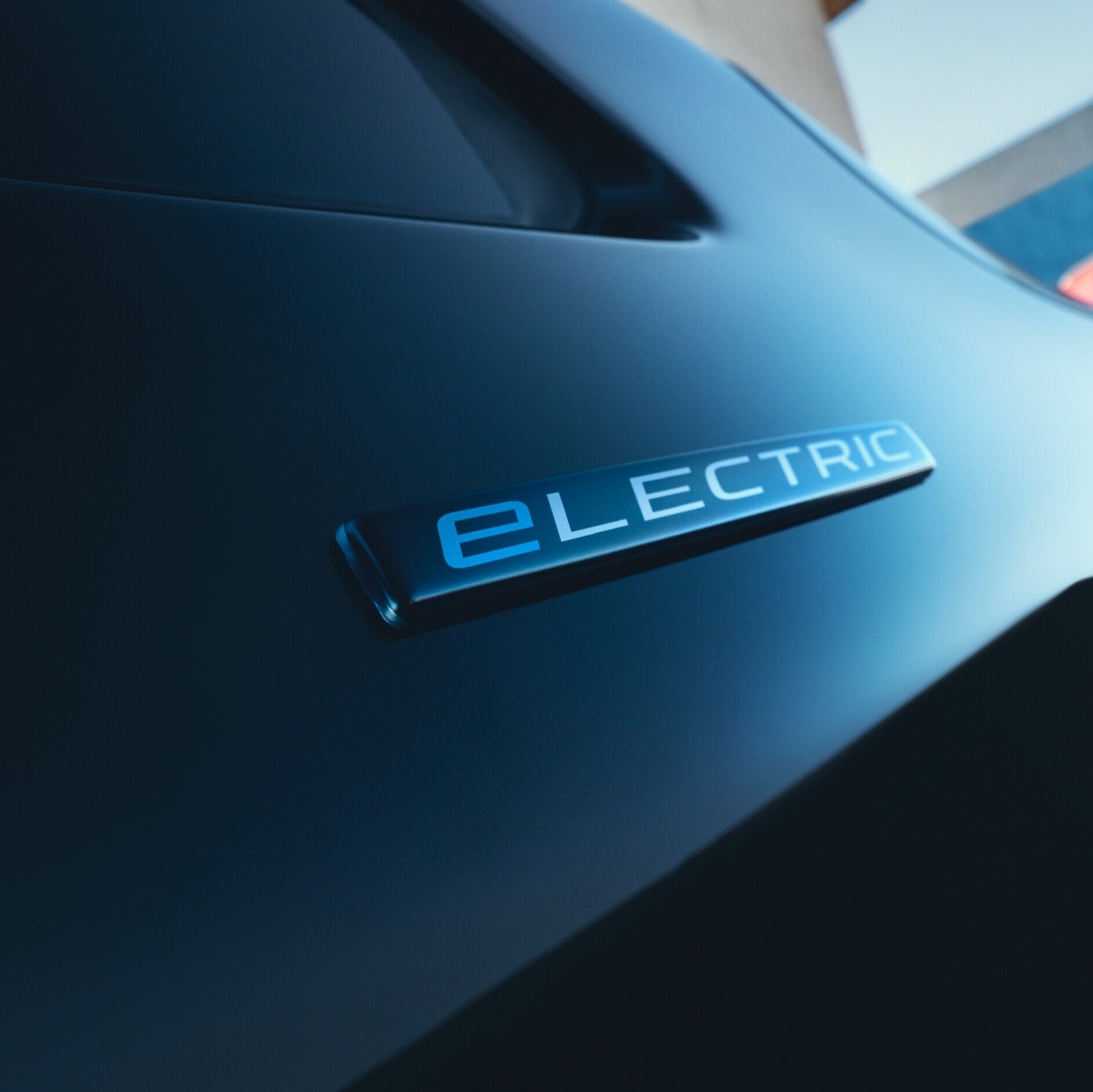 Soluzione di ricarica business | Veicoli Commerciali Mercedes-Benz Ricarica il tuo veicolo commerciale Mercedes-Benz con tariffe trasparenti e una fatturazione digitale unica.