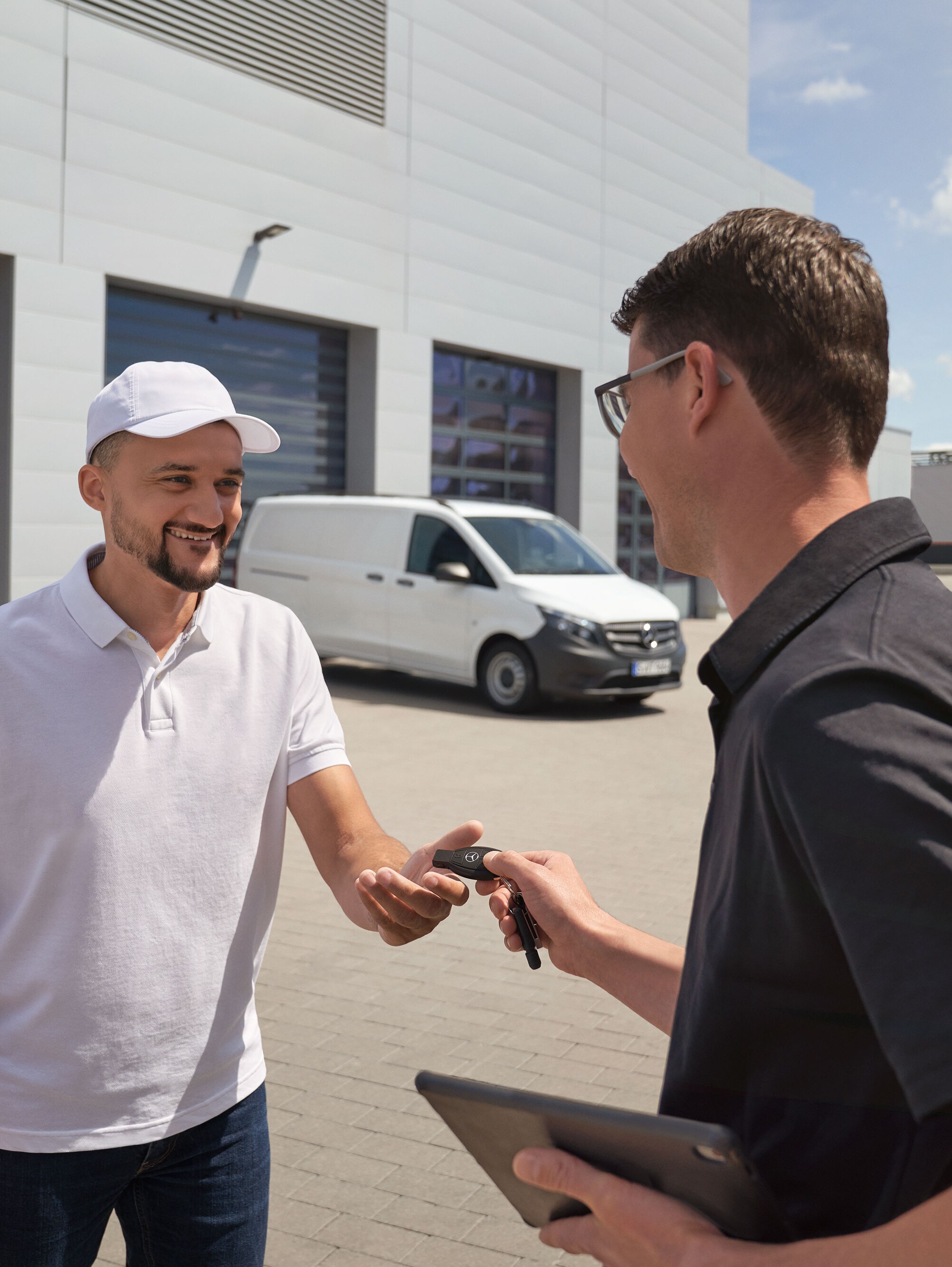 Un rappresentante del servizio assistenza Mercedes-Benz