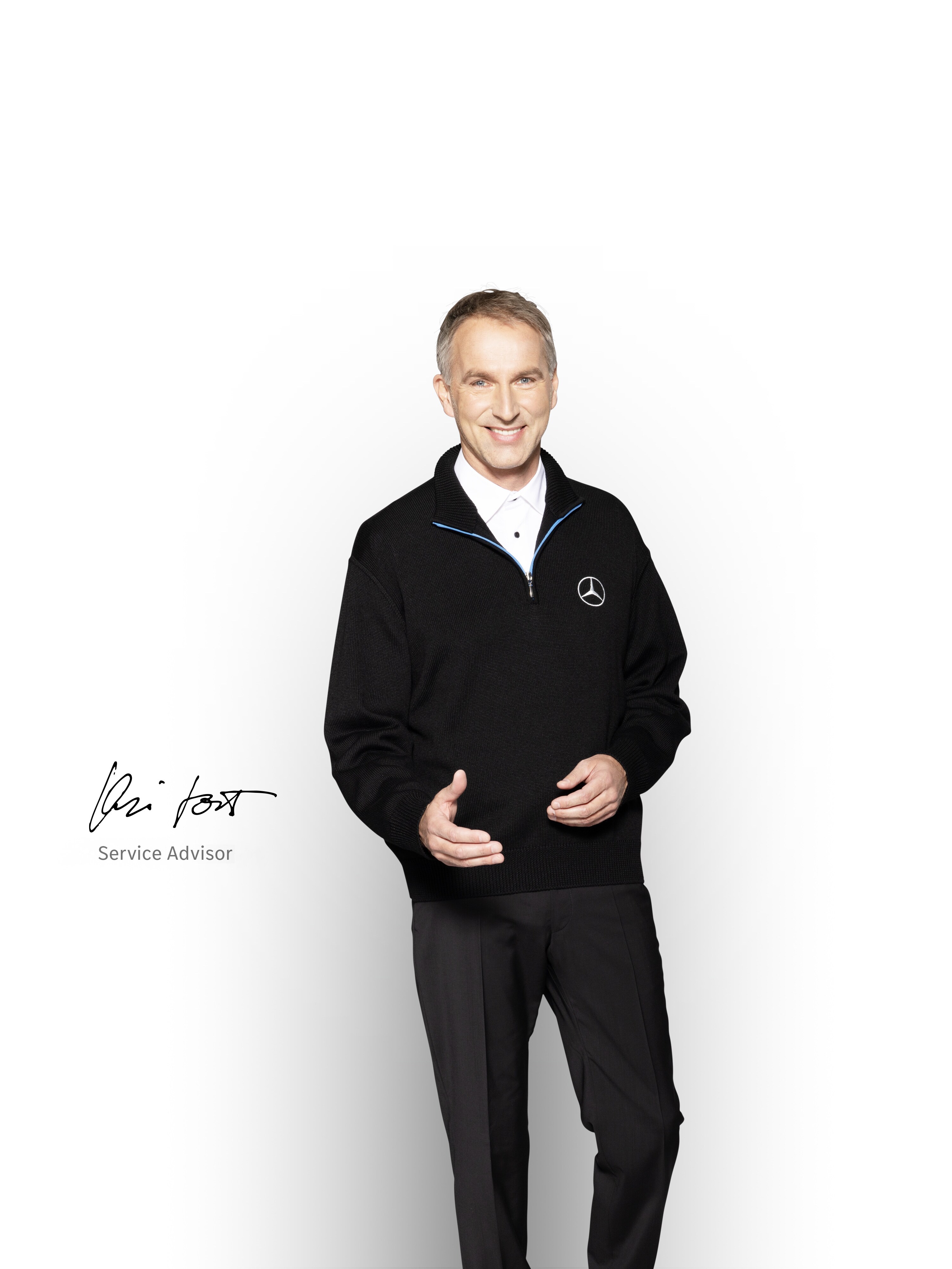 Un consulente del servizio assistenza sorridente