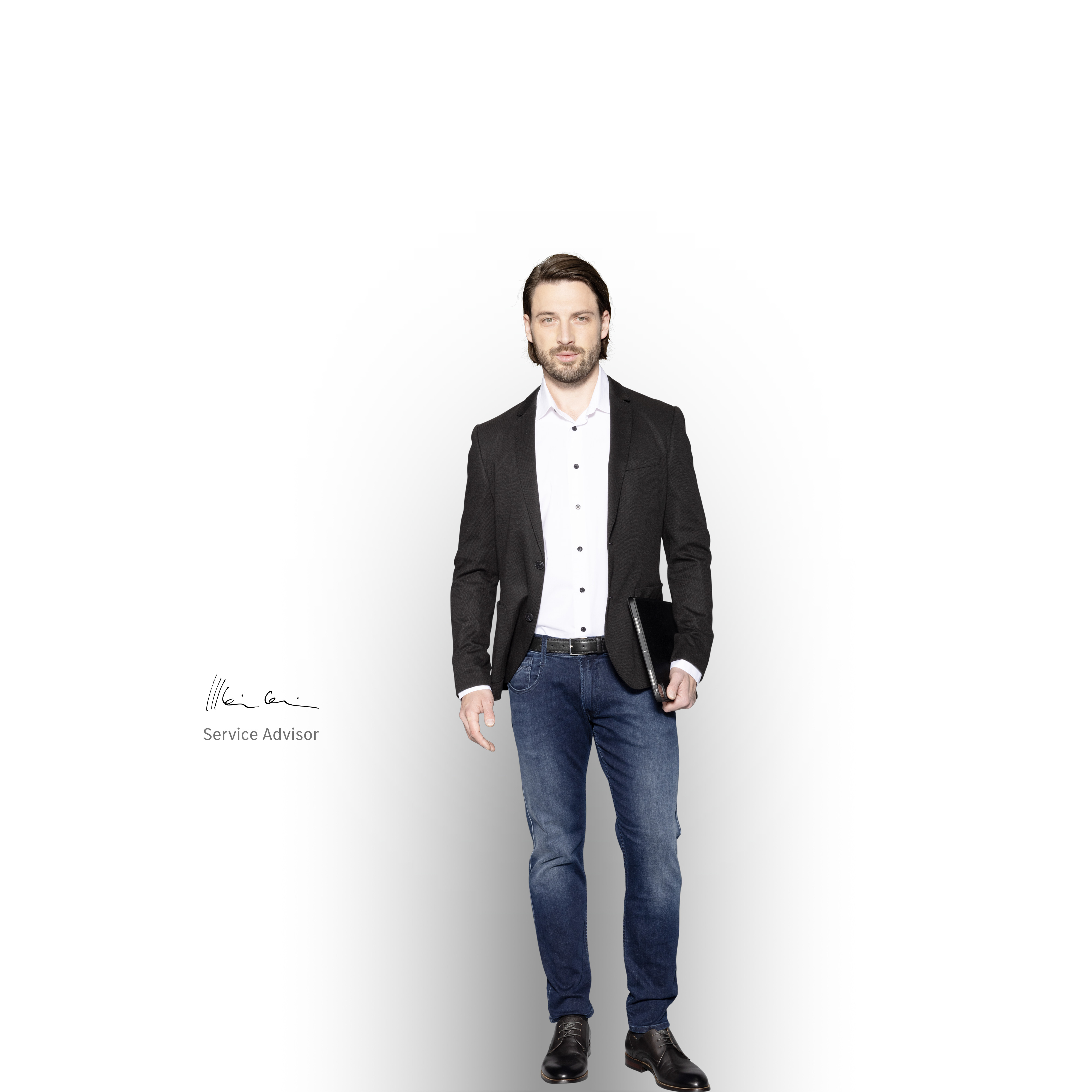 Mercedes-Benz | Servizio assistenza veicoli commerciali Un consulente del servizio assistenza sorridente