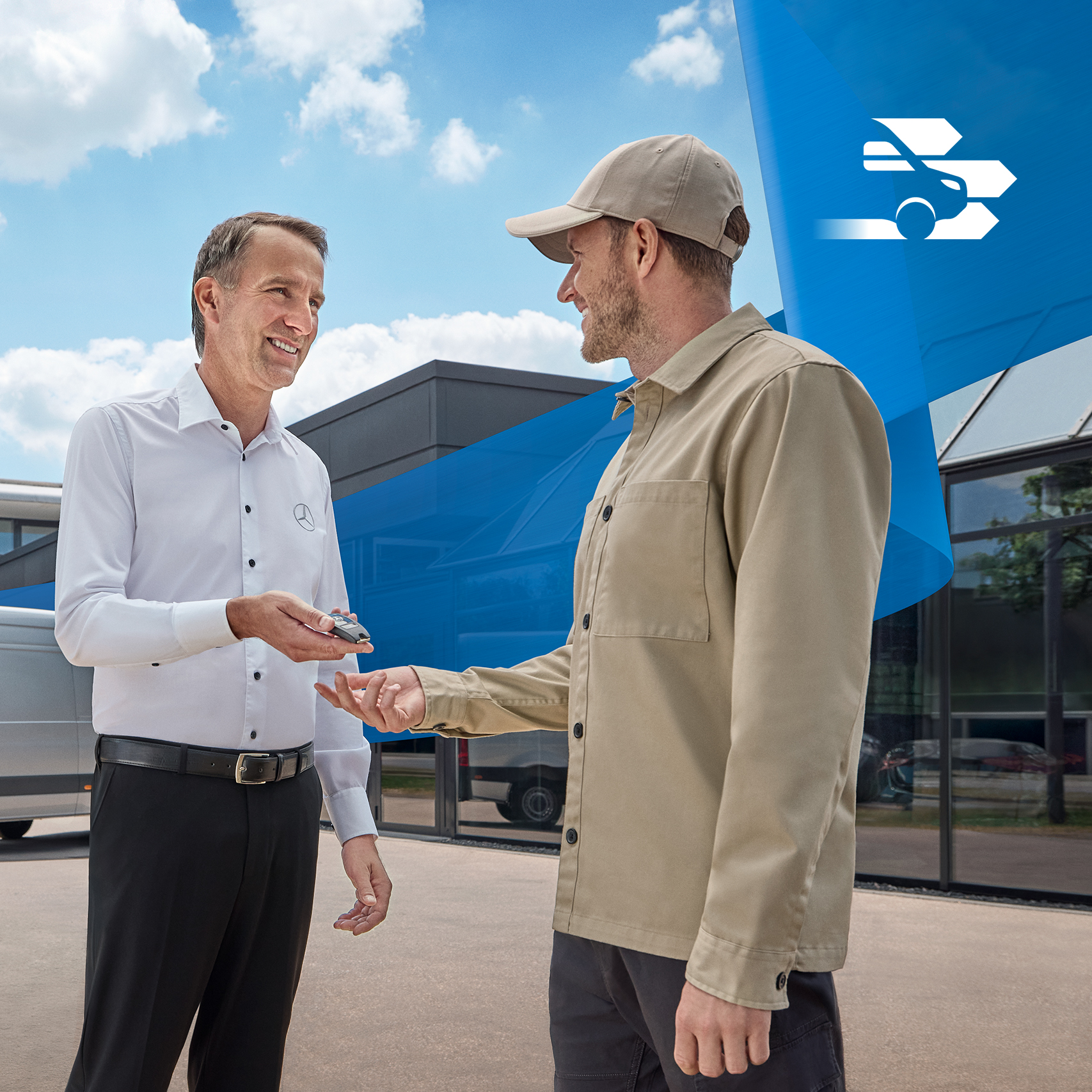 Mercedes-Benz | Servizi assistenza per i veicoli commerciali | Panoramica Due uomini mentre parlano del servizio Mercedes-Benz Mobility