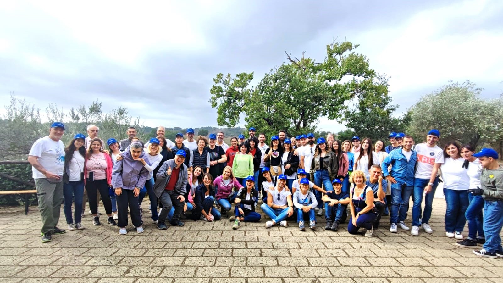 CSR | Mercedes-Benz Un gruppo di persone che si fanno scattare una foto