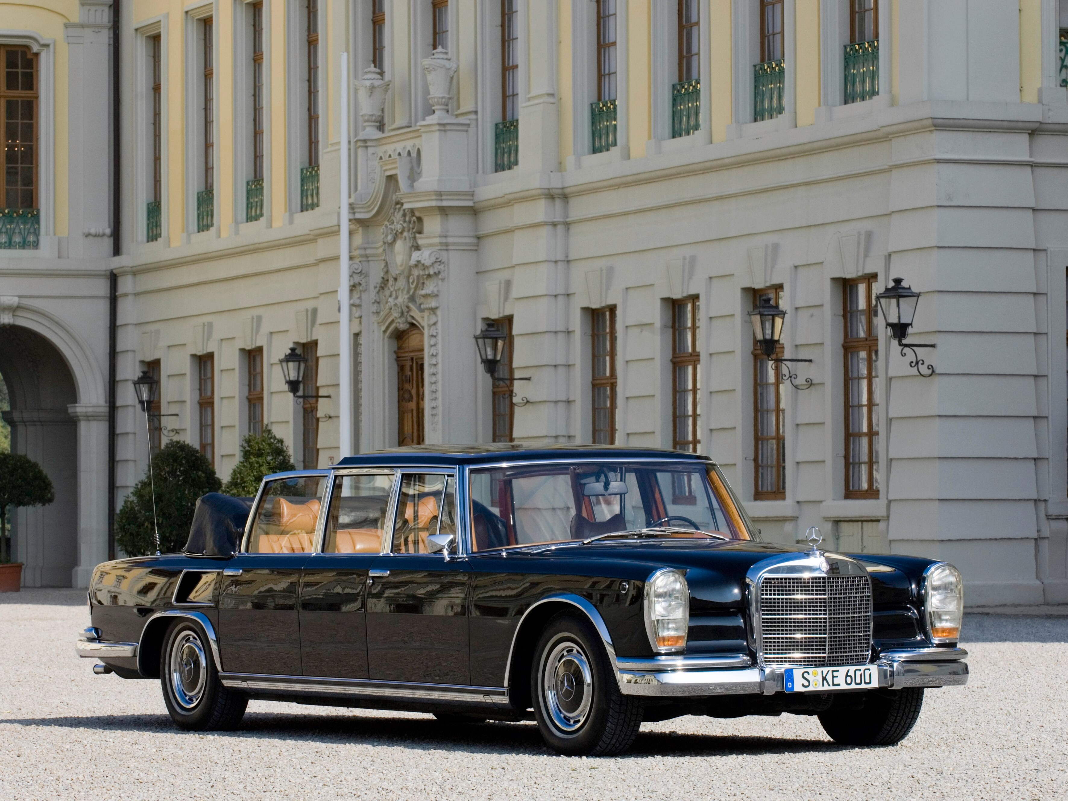 Mercedes-Benz 600