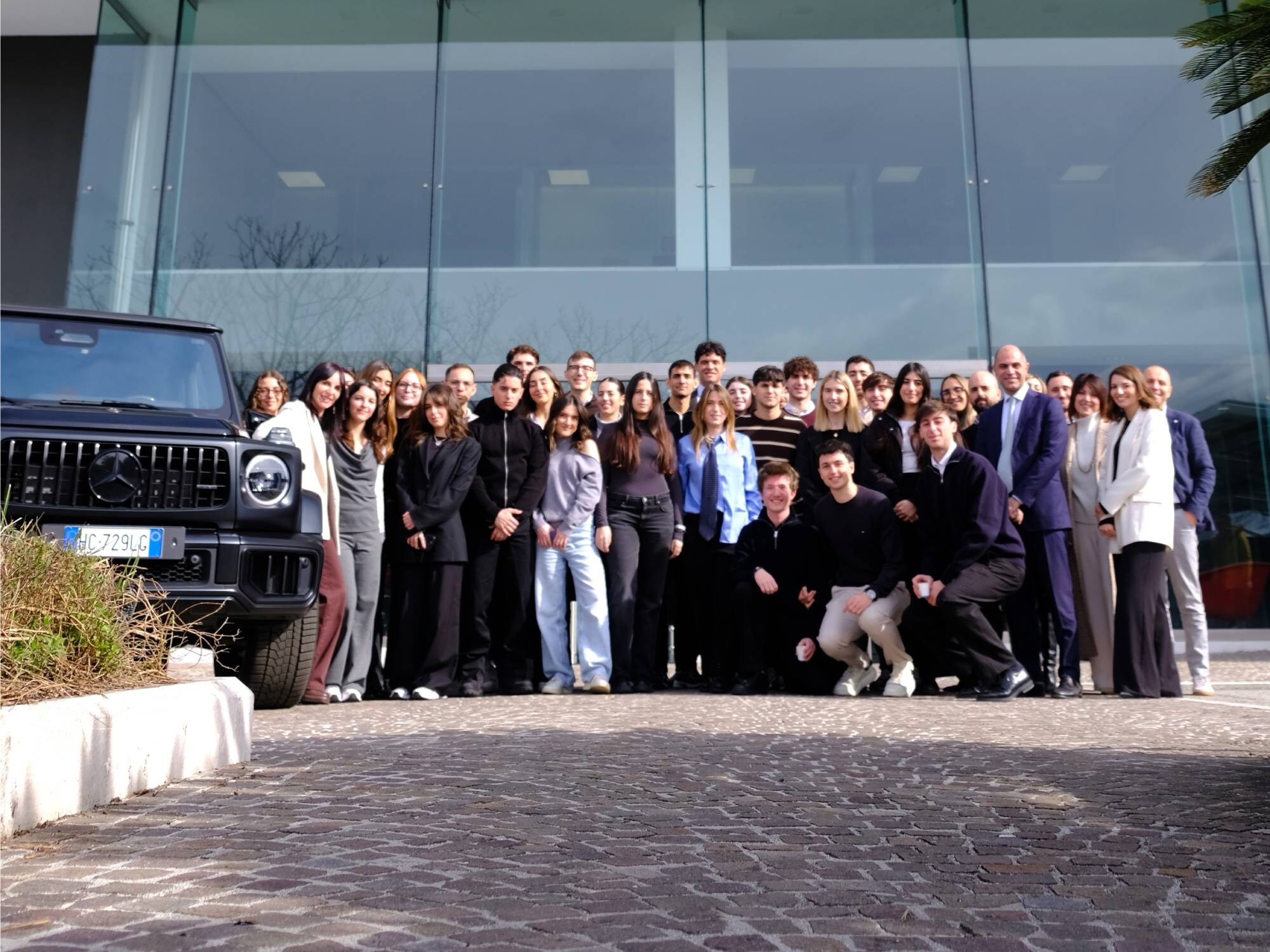 Foto di gruppo con gli studenti dell'Università LUISS Guido Carli